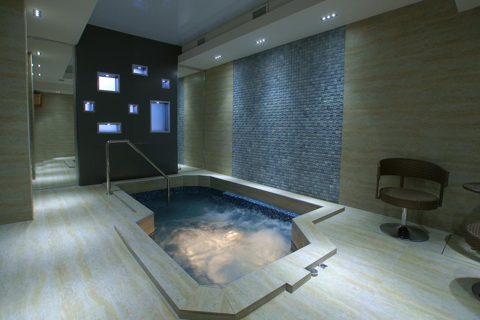 Bass Boutique 4*